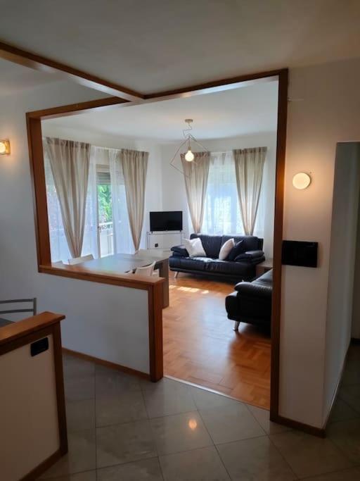 Marconi 33a Apartment